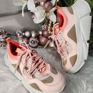 Ugg Calle LaceWomen's shoes size7.5 new